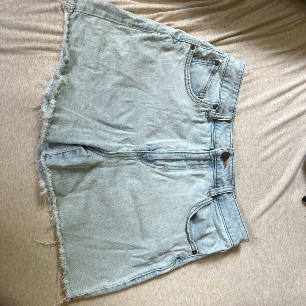 Like new volcom women’s high rise shorts